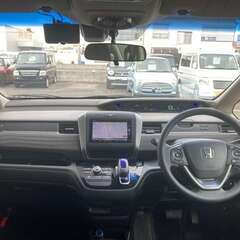 【コミコミ価格☆車検新規2年取得！】H28年　フリードハイブリッド　89.8万円　の画像