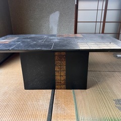 今月限りで処分　テーブル　石の画像
