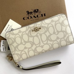 yuukiさま　COACH ブラック•ホワイト 長財布　2個セットの画像