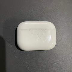 AirPods pro2中古ケースに傷あり！の画像