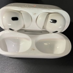AirPods pro2中古ケースに傷あり！の画像