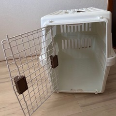 中型犬　ペットキャリー　キャリーケースの画像