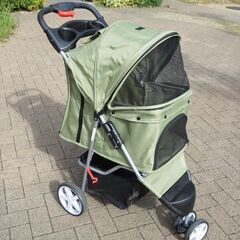 美品ドッグカート。マンション住まいやシニア犬・小型犬複数飼育している愛犬家にお勧め、とても便利なドッグカートです。マットは洗濯済、その他部分は掃除、消臭＆除菌処理しています。の画像