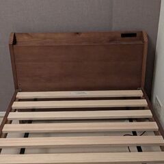 ニトリベッドフレーム(シングル・2台セットも可)の画像