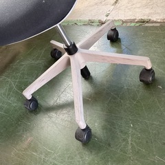 イナバ　オフィス椅子　高さ調整可能　中古の画像