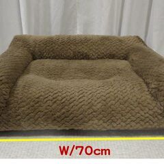 美品ドッグベッド/。カバー洗濯済み・消臭＆除菌処理しています。約半年前購入Costco製。の画像