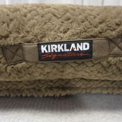 美品ドッグベッド/。カバー洗濯済み・消臭＆除菌処理しています。約半年前購入Costco製。の画像