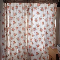 チェック✕バラ花柄✿かわいいカーテンの画像