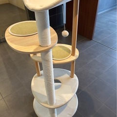 木製　モダンキャットタワー　猫用品　爪研ぎ　おもちゃの画像
