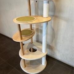木製　モダンキャットタワー　猫用品　爪研ぎ　おもちゃの画像