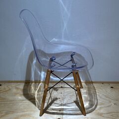 イームズチェア ダイニングチェア クリア 木足 透明 デザイナーズチェア★S3565Aの画像