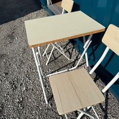 ニトリ折畳イス&テーブルセットの画像