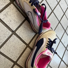 スニーカーの画像