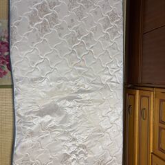 あげます。タンスのゲン購入時付属 シングル用マットレス（傷あり）の画像