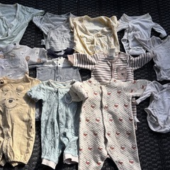 <UNIQLO ロンパース　肌着等多数追加>ベビーグッズ　まとめ売り　エルゴ　抱っこ紐　イングリッシーナ　　テーブルチェア　ダンボ　バウンサー　　　の画像