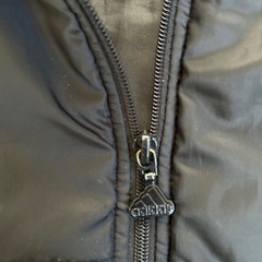 adidas ダークグレー ジャケット 160cmの画像