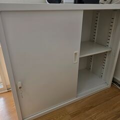 スチールキャビネット（書類棚）の画像