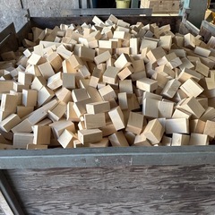 木端、ホワイトウッド、材木の画像