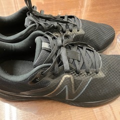 ニューバランス ランニングシューズ M413 2E ブラック 28.5cm スニーカーの画像
