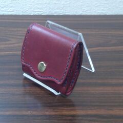 【ハンドメイド】ボタン付き小銭入れ（赤）の画像