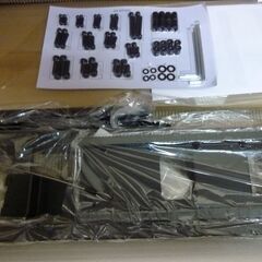 M4　未使用/新品　組立商品　テレビスタンド 32～77インチ対応 耐震 隠しキャスター付き 【上下/左右首振り】 ハイタイプ ロータイプ 高さ調節 無段階 壁寄せ 棚板 テレビ台 自立式の画像