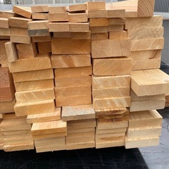 角材まとめ売り　杉　桧　米松　ほかの画像
