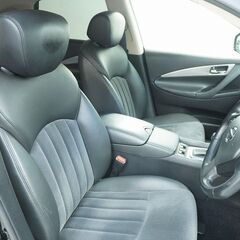 スカイラインの血統、次のカタチ。いつもの道を、少し誇らしく。日産 スカイライン　クロスオーバー 　３７０ＧＴの画像