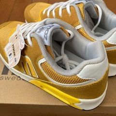 レディーススニーカーの画像