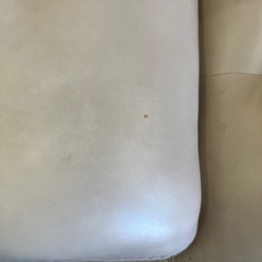 12/25まで店頭商品一部を除き半額クリスマスSALE!!開催中 　サ2512-136 2人掛けソファ レザー風 グレージュ キズ汚れ多数の画像