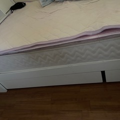 ベッドフレームの画像