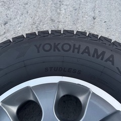 ヨコハマ　すたスタッドレスタイヤホイールセットの画像