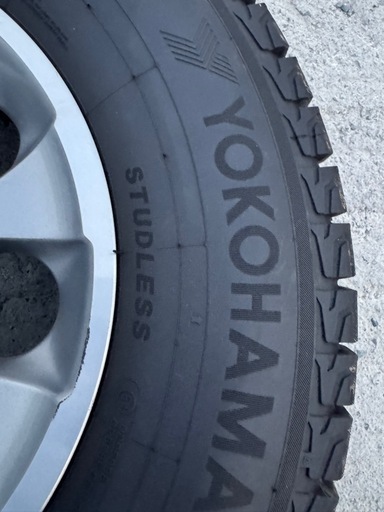 ヨコハマ　すたスタッドレスタイヤホイールセット