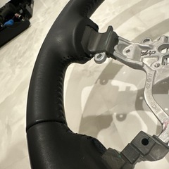 プラド 純正レザーステアリングの画像