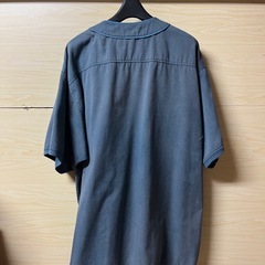 Undefeatedベースボールシャツの画像