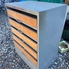 スチールキャビネットの画像