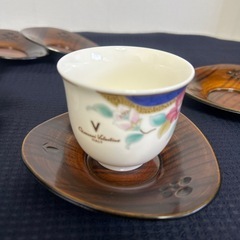 未使用　VALENTINO 椿 湯飲み 5個セット　茶托おまけ付きの画像