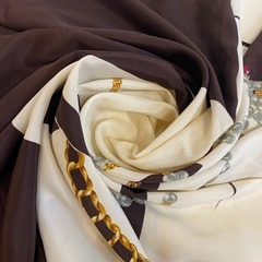 シャネル CHANEL スカーフ シルク100％ マドモアゼル ブラウンの画像