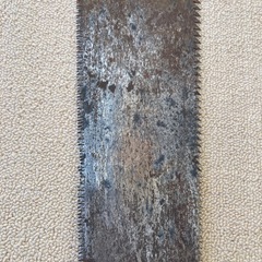 ノコギリ　欠け有りの画像