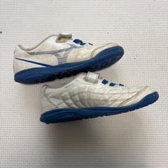 スポーツシューズ【洛西でラグビーを始めるキッズに】の画像