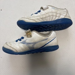 スポーツシューズ【洛西でラグビーを始めるキッズに】の画像