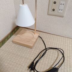 テーブルランプ / ライト / 間接照明（木製ベース・コンセント式）の画像