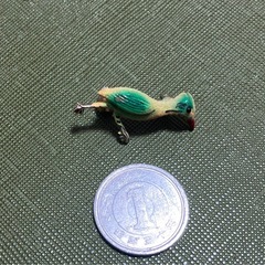 小鳥のブローチの画像