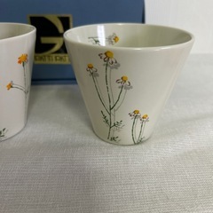 未使用　花柄PATTE PATTIのペアカップの画像