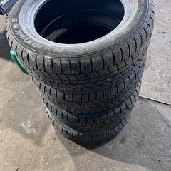 【冬タイヤ4本セット】オートバックス North Trek N5 205/60R16 2023年23週目製 残溝6〜7割 冬タイヤ スタッドレスタイヤ 4本セット　中古の画像