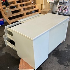 スチールデスクの画像