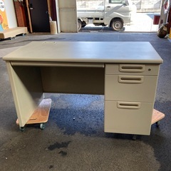 スチールデスクの画像