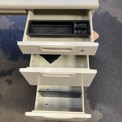 スチールデスクの画像