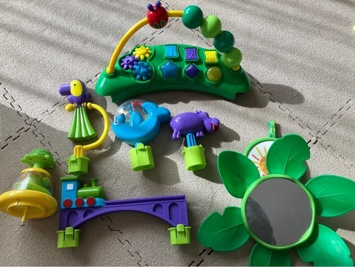 はらぺこあおむし　アクティビティージャンパー