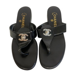 シャネル CHANEL 24.5 サンダル ココマーク ターンロック トング ブラックの画像