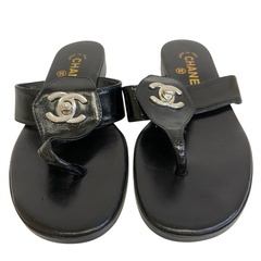 シャネル CHANEL 24.5 サンダル ココマーク ターンロック トング ブラックの画像